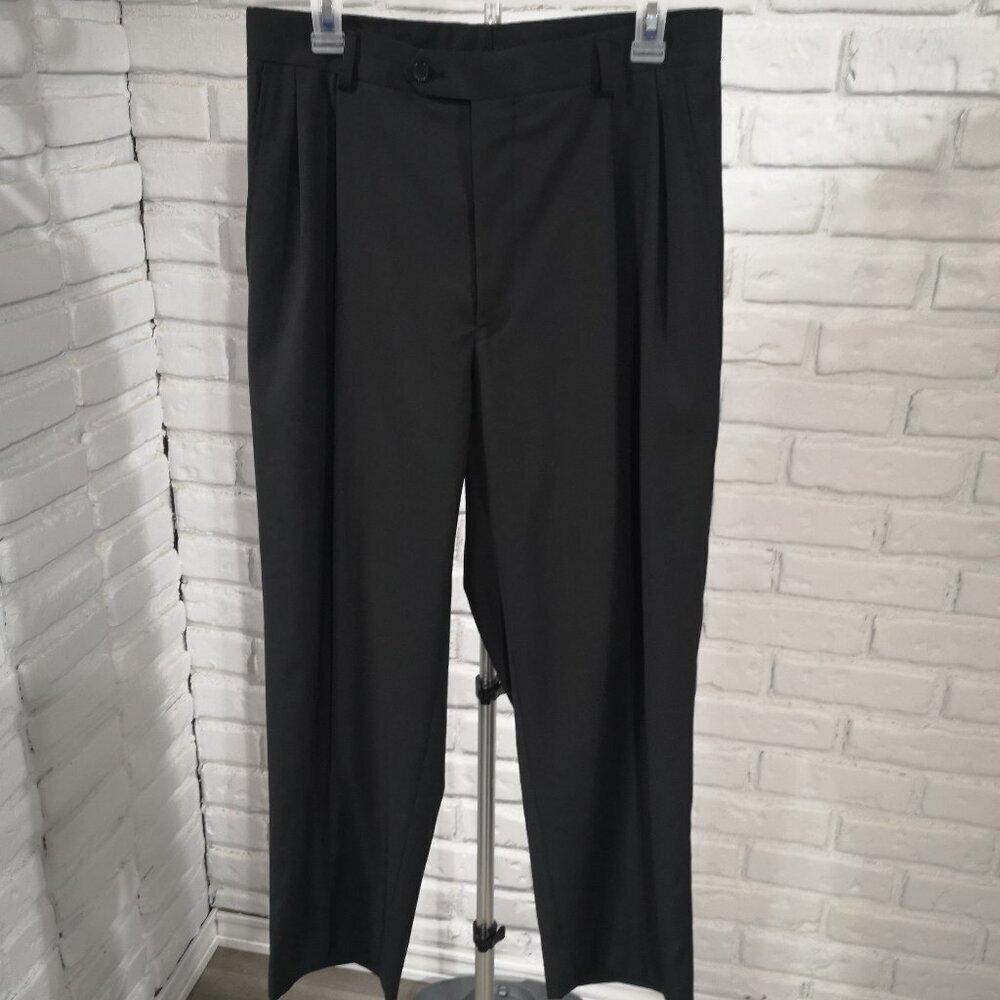 Joseph & Feiss International Men's Size 34 Black Pleated Front Dress Pants